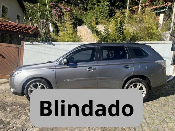 MITSUBISHI OUTLANDER 3.0 GT 4X4 V6 24V GASOLINA 4P AUTOMÁTICO